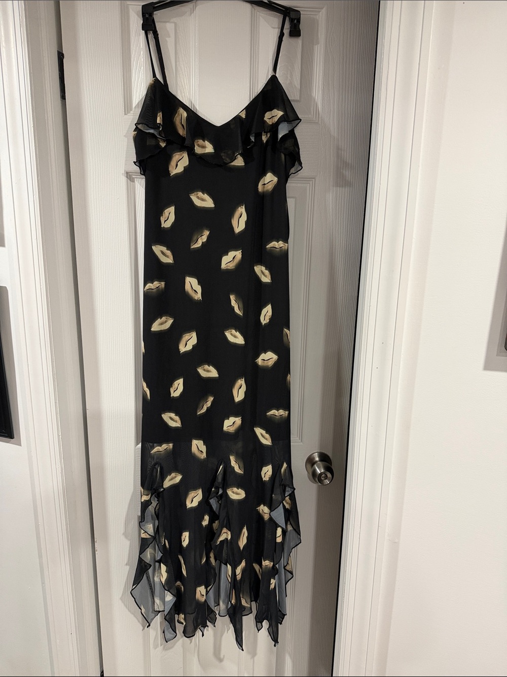 Steve Madden Black Lip-Print Ruffle Hem Slip Dress M